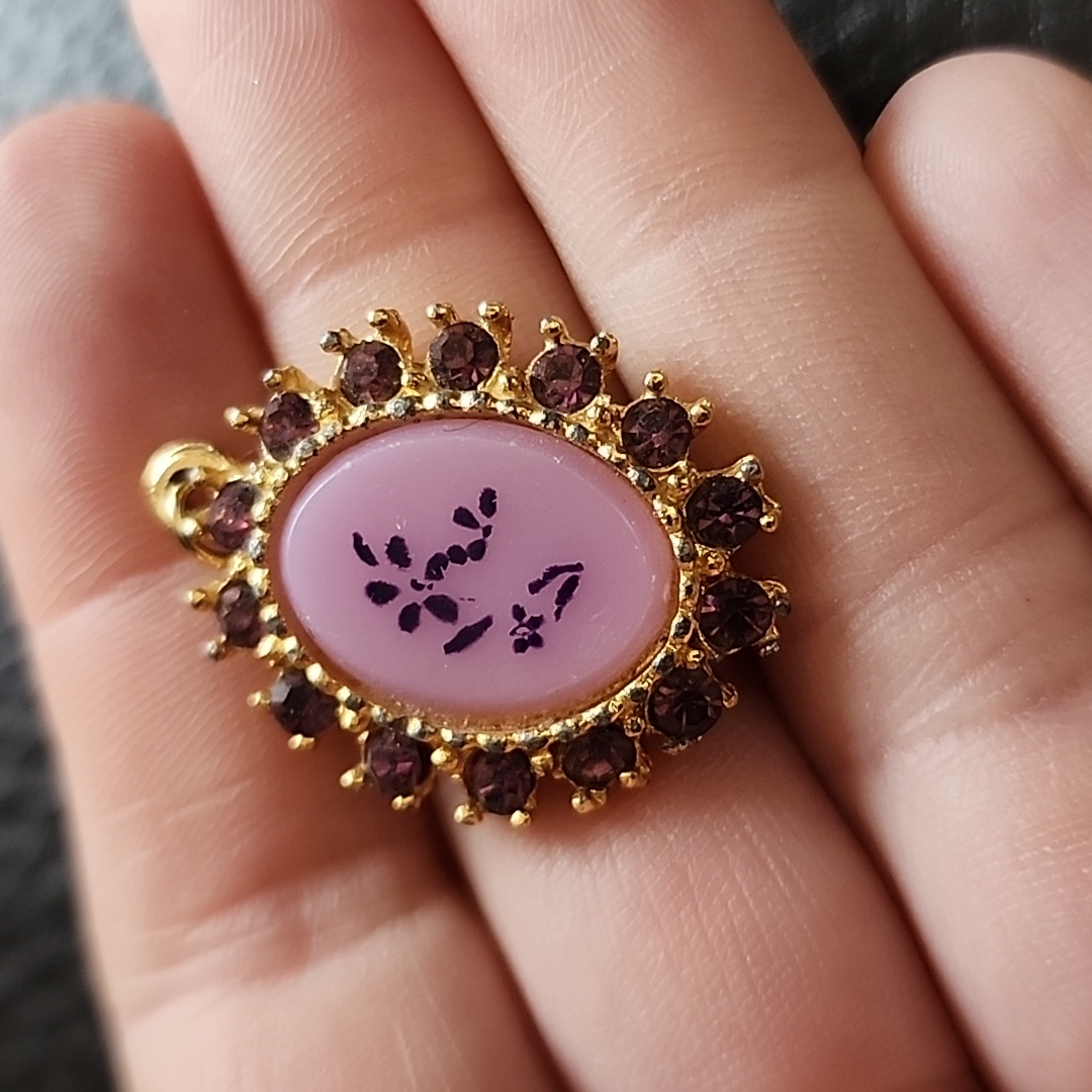 Vtg Pendant